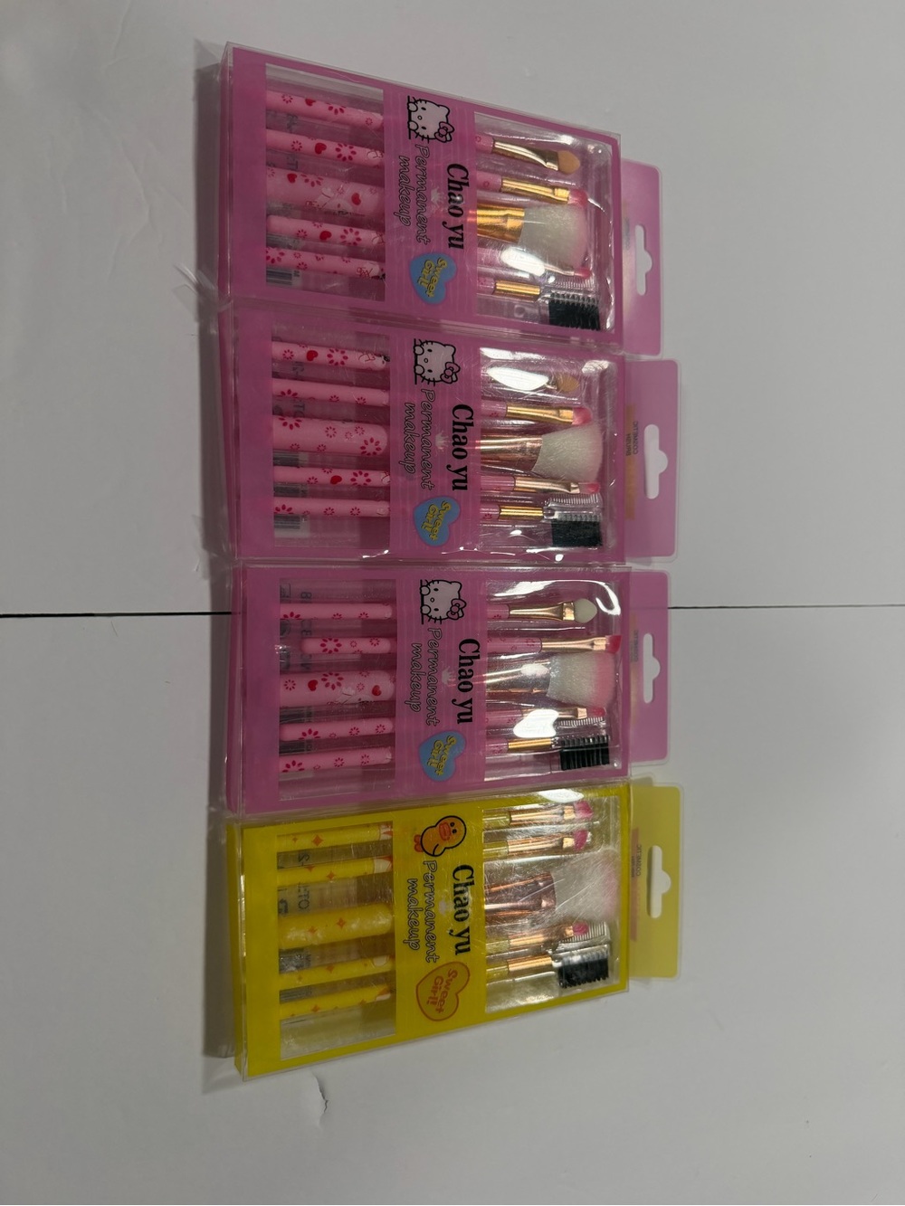 Pink & Yellow Cute Makeup Brush Set – Soft Bristles for Face & Eyes